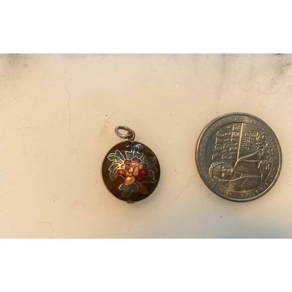 Vintage Cloisonne Flower Round Pendant Dark Brown Red Green Enamel Charm - Picture 2 of 3
